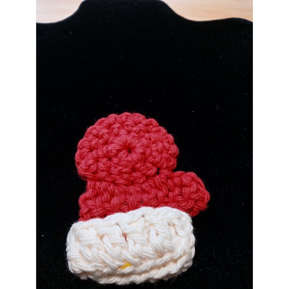 Vintage Handmade Winter Red Mitten Crochet Knit Pin Brooch 3" Holiday Kids